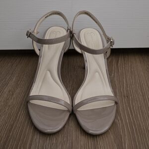 NWOT Jessica Simpson Beige Women's Sandals